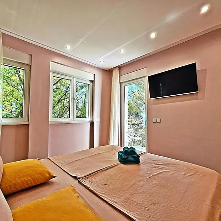 Pensión Luxury Seaside House Noble- Location In Town
