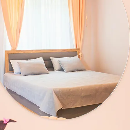 Luxury Seaside House Noble- Location In Town Guest house
