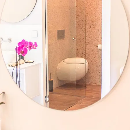 Luxury Seaside House Noble- Location In Town Guest house