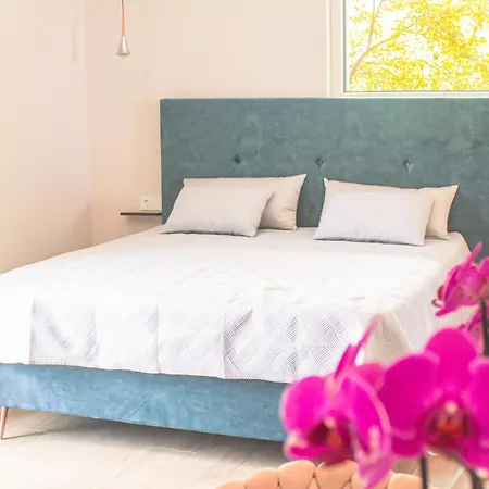 Luxury Seaside House Noble- Location In Town Affittacamere *