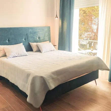 Luxury Seaside House Noble- Location In Town