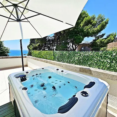 Luxury Seaside House Noble- Location In Town Guest house *