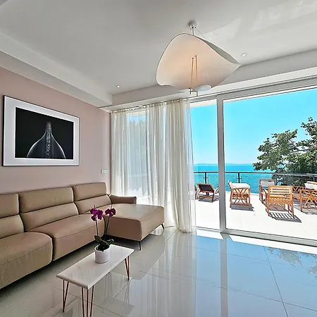 Luxury Seaside House Noble- Location In Town