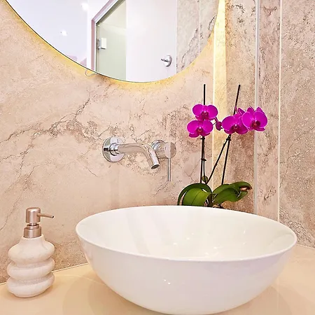Luxury Seaside House Noble- Location In Town Gasthof