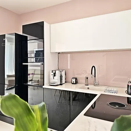 Gasthof Luxury Seaside House Noble- Location In Town